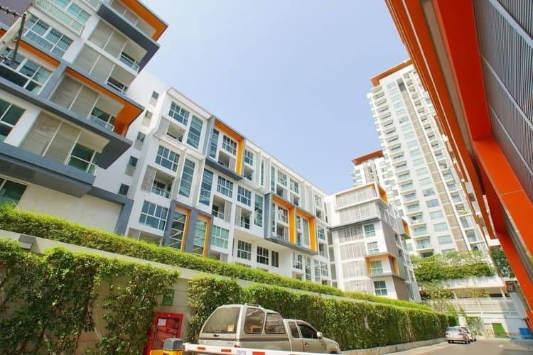 Whizdom Punnawithi Station main view