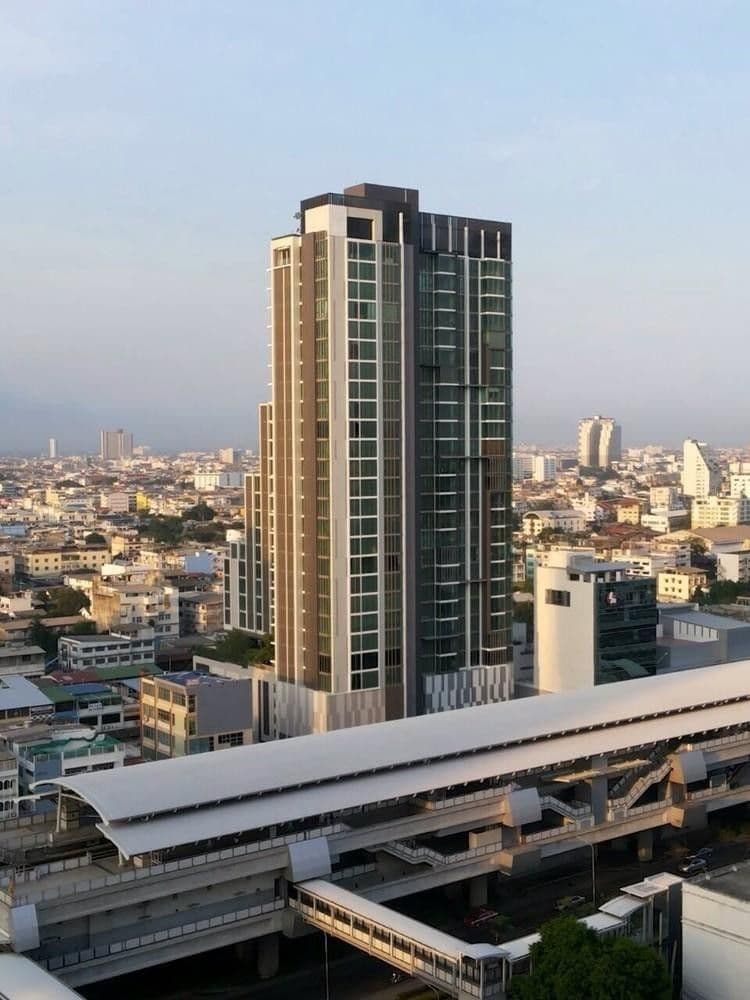 The Room BTS Wongwian Yai main view