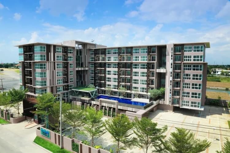 Double Lake Condominium main view