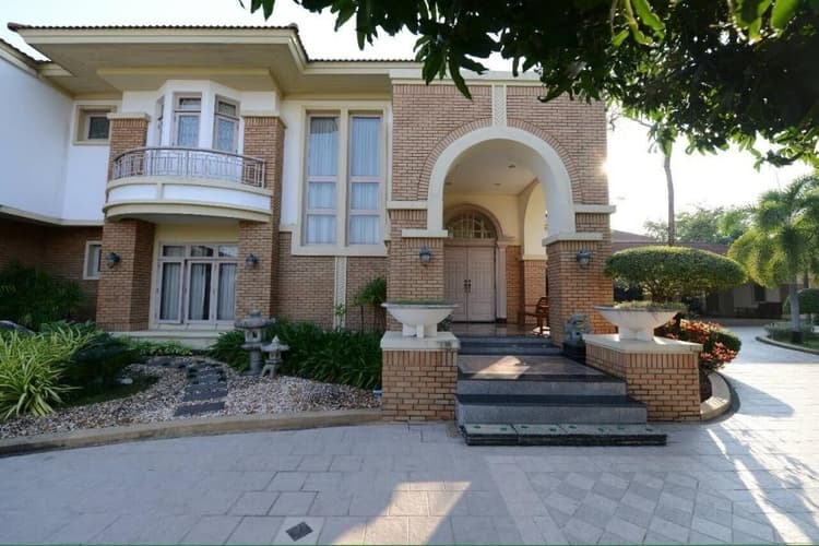 Nantawan Srinakarin main view