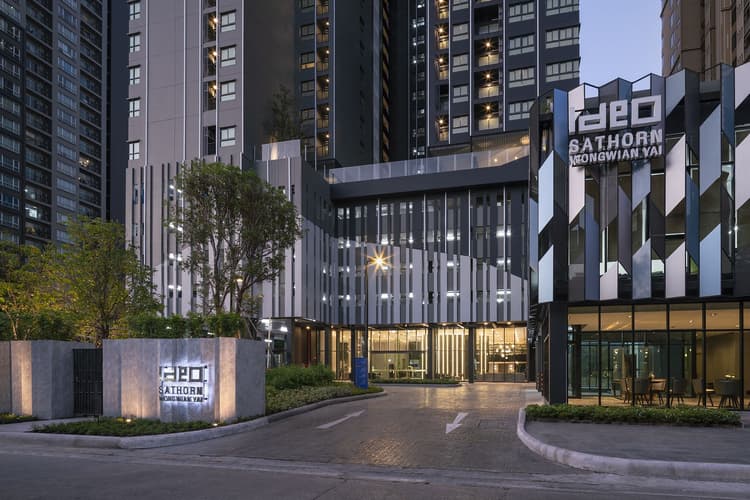 Ideo Sathorn - Wongwian Yai main view