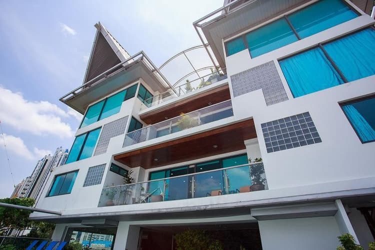 Baan Sathorn Condo main view