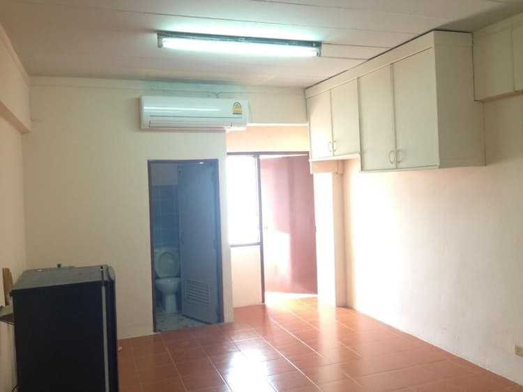 Rungpech Condominium main view