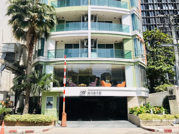 Beverly 33 main view