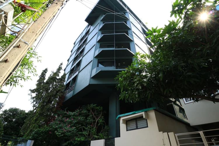 Aree Corner main view