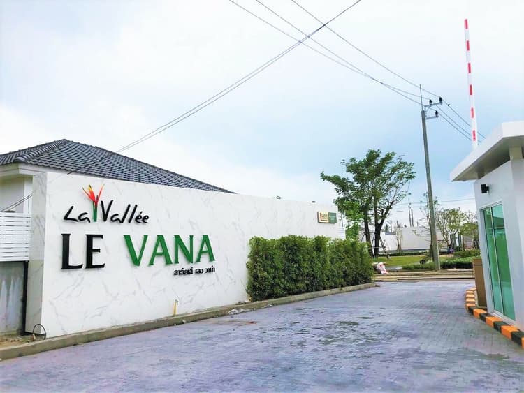 La Vallee Le Vana main view