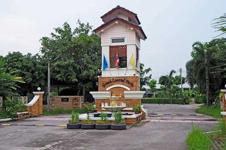 Grand Central Park main view