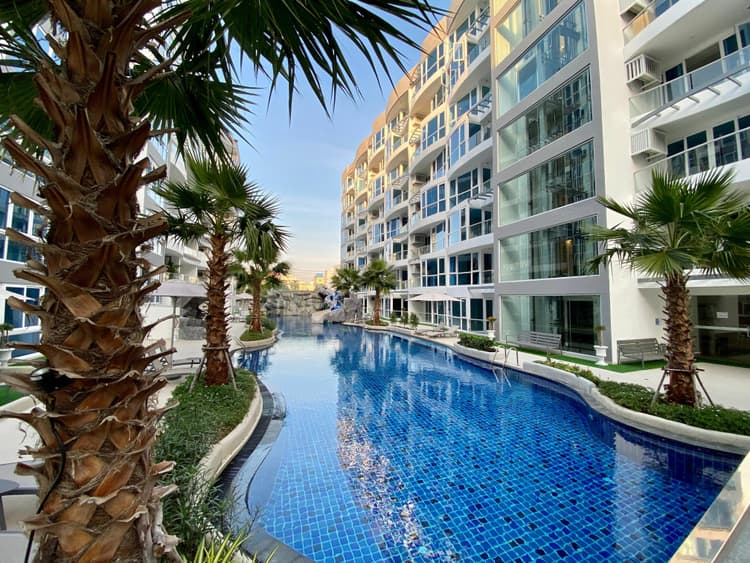 Grand Avenue Residence main view