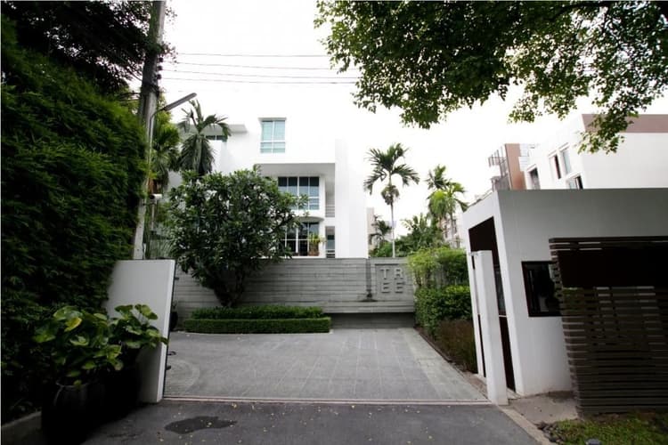 The Trees Sathorn main view