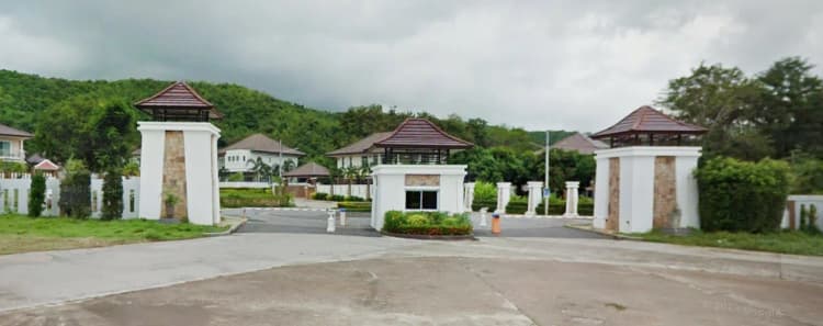 Phlu Ta Luang Private Hill main view