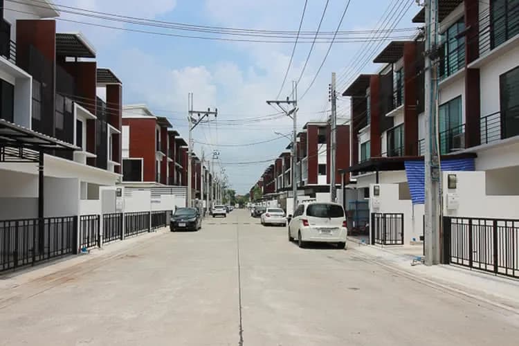 Pruksa Town Privet Ratchada-Ramintra main view