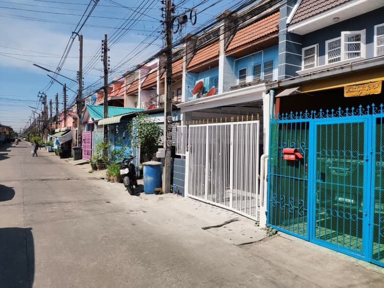 Baan Suan Laem Thong Rungsit main view