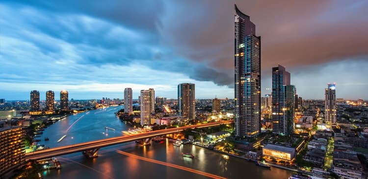 The River by Raimon Land main view