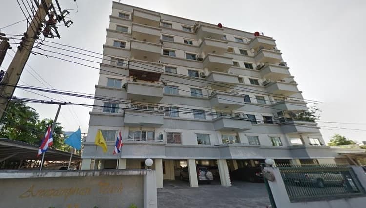 Areesamphan Park main view