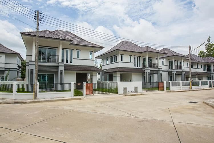 Prime Square Condominium main view