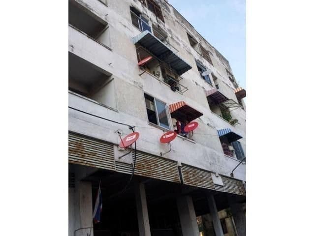 Prachachuen Condominium main view