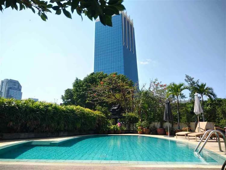 Sathorn Crest main view