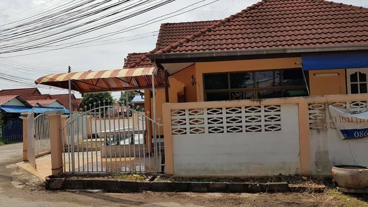 Moo Baan Po Ngern Po Thong main view