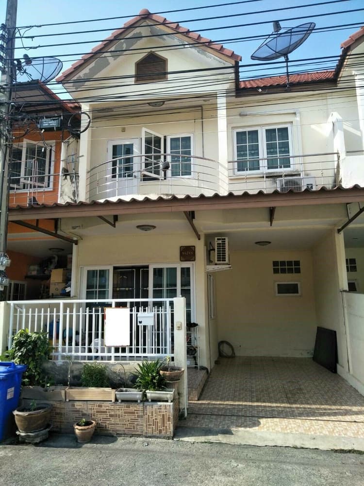 Fuang Fah Villa 11 Phase 8 main view