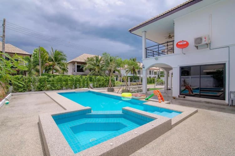 The Vineyards main view