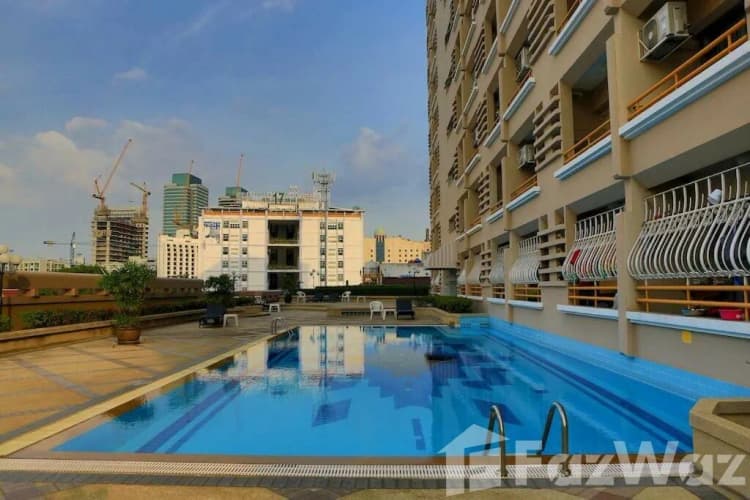 L.A. Tower main view