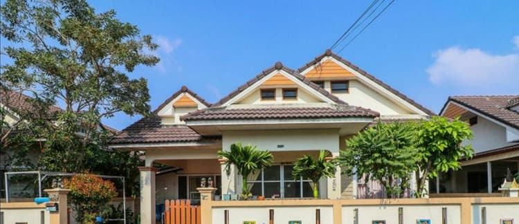 Dusit Thani tower main view