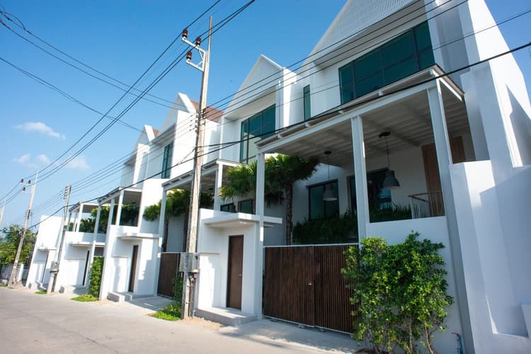 Vertica Pool Villa main view