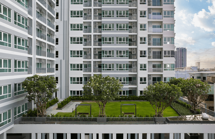 Supalai Park Yaek Fai Chai Station main view