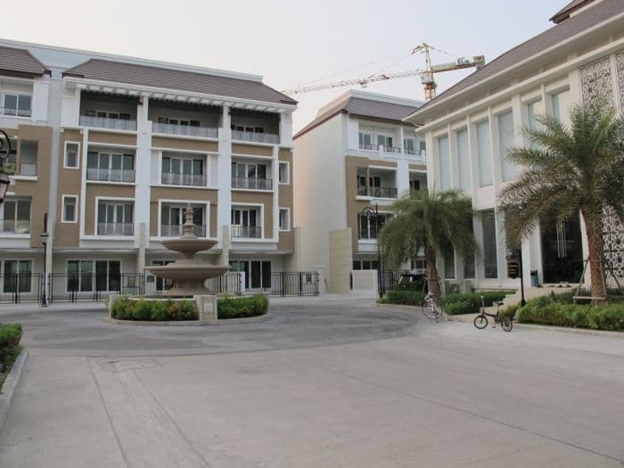 Baan Klang Krung Rama 3 main view