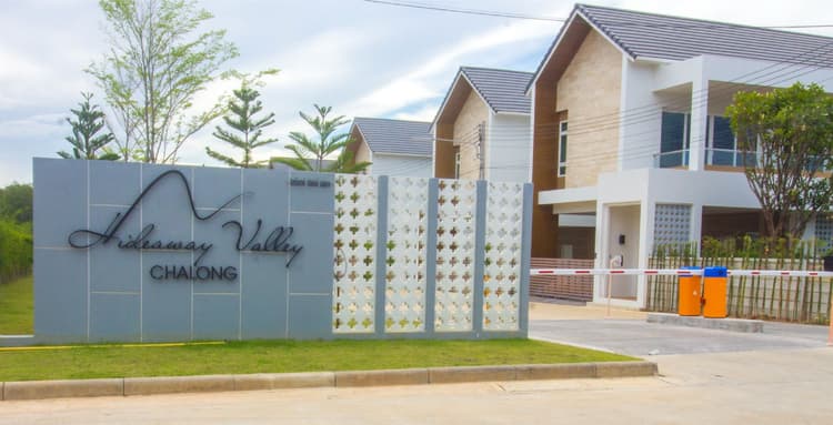 Hideaway Valley Chalong main view