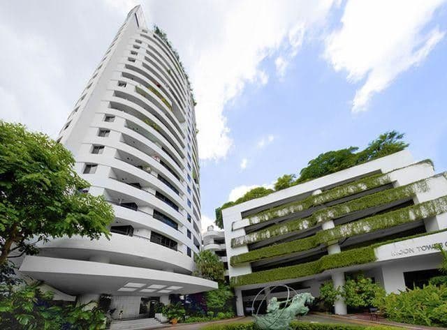 Moon Tower main view