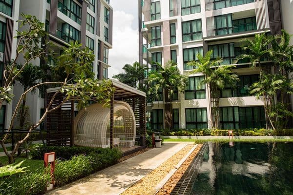 Royal Lee The Terminal Phuket main view