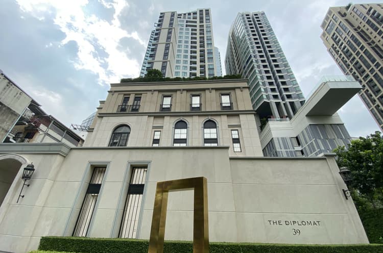 The Diplomat 39 main view