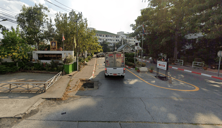 Baan Ua-Athorn Tha-it main view