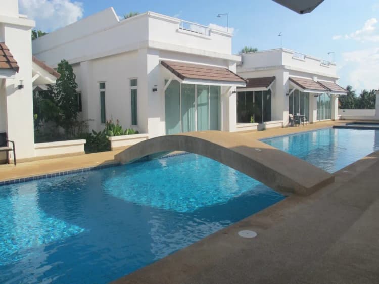 Pineapple Hills Resort main view