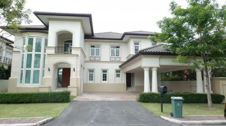 Grand Crystal main view