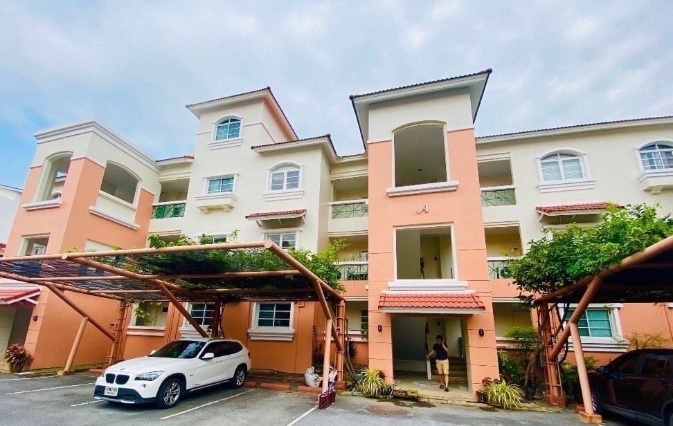 Project Name Villa California