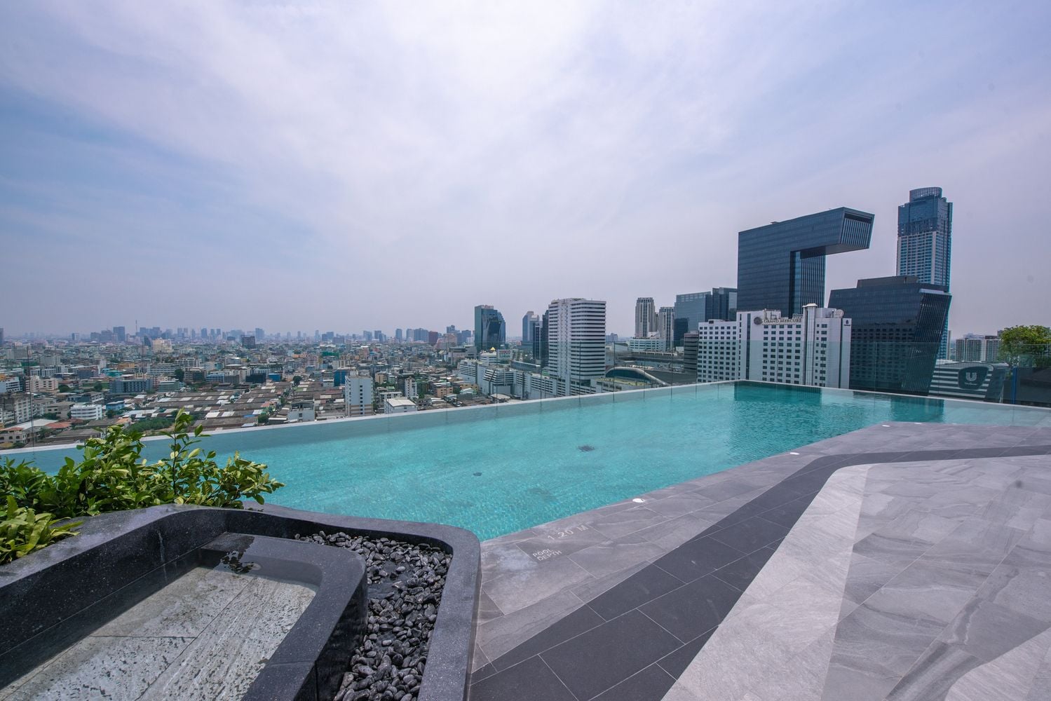 ชื่อโครงการ ไนท์บริดจ์ สเปซ พระราม 9