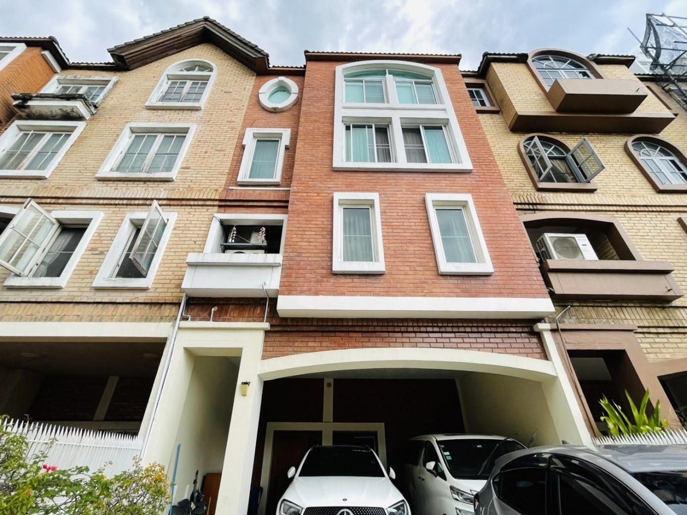 Project Name Yenakart Residence