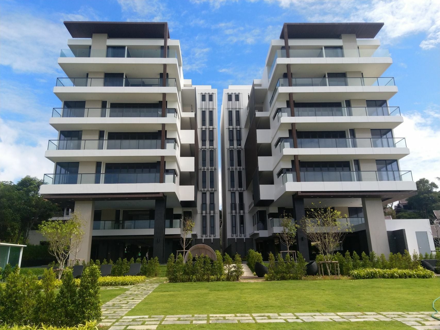 Project Name Escape Condominium