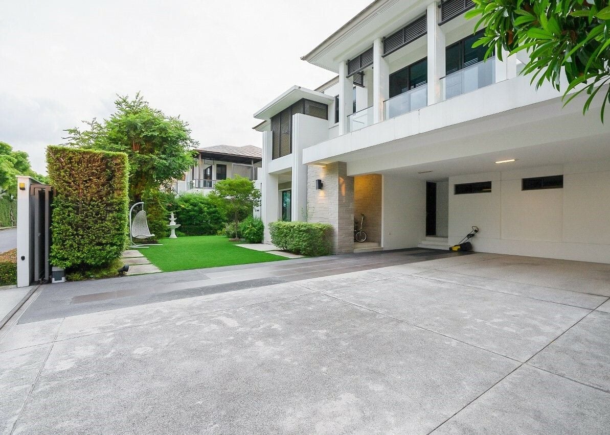 Project Name Ladawan Rattanathibet