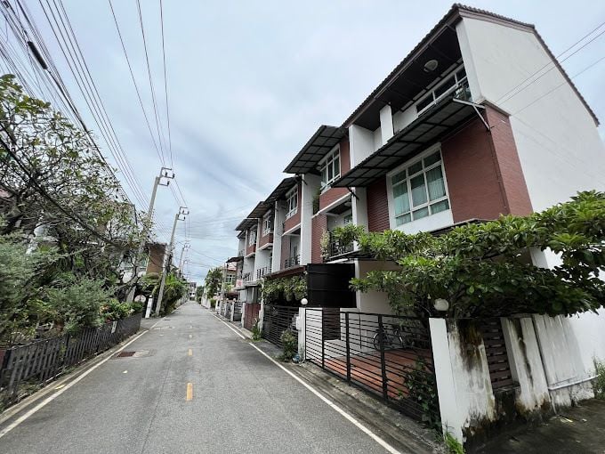 Project Name The Roof Cheangwattana