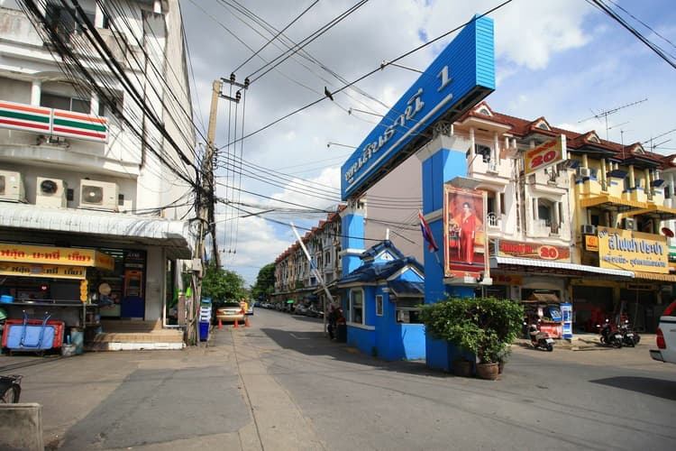 Baan Poonsinthani 1 main view