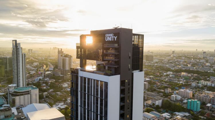 Mazarine Ratchayothin main view