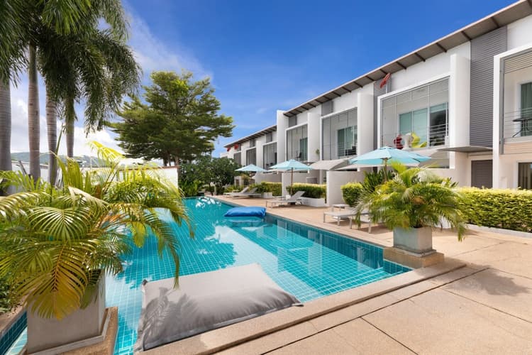 The Pool Residence main view