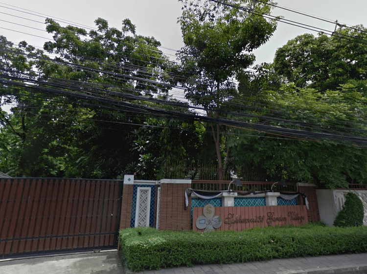 Sukhumvit 36 Garden Village main view