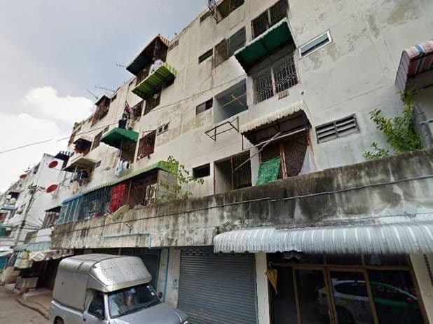 Airport Condominium main view