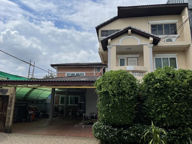 Sinthorn Happy Land-Bang Kapi main view