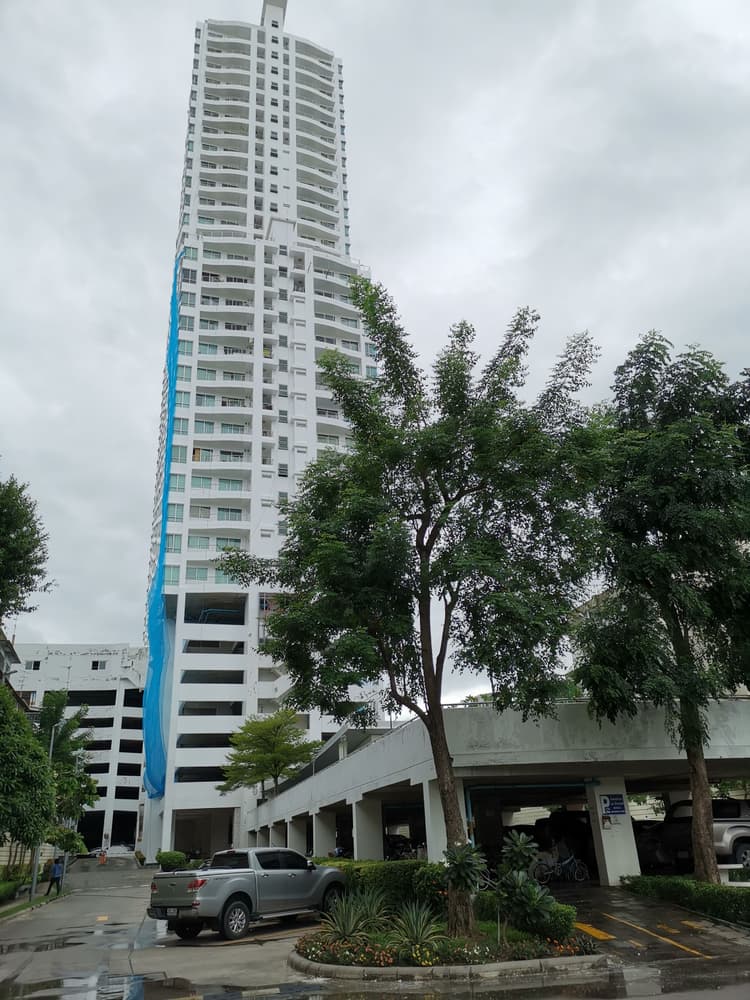 Supalai River Place main view