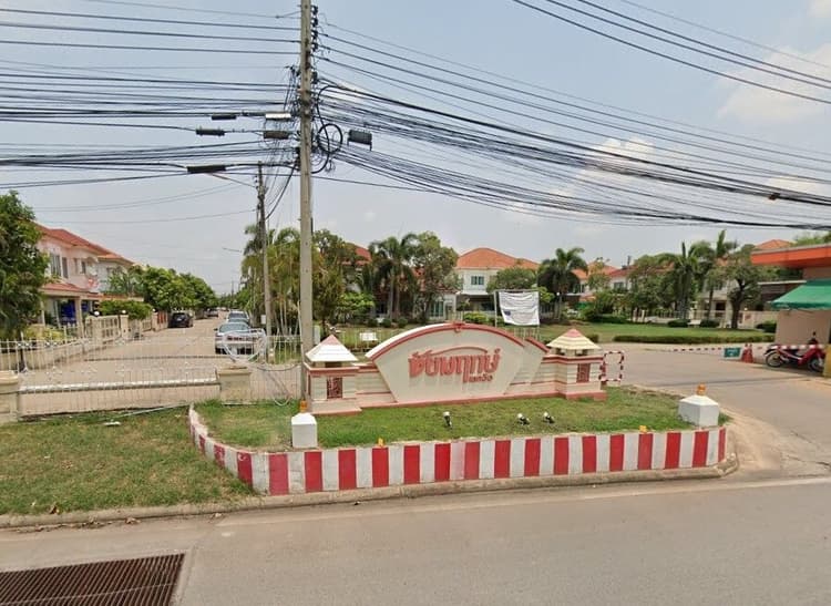 Chaiyaphruek Lake View main view